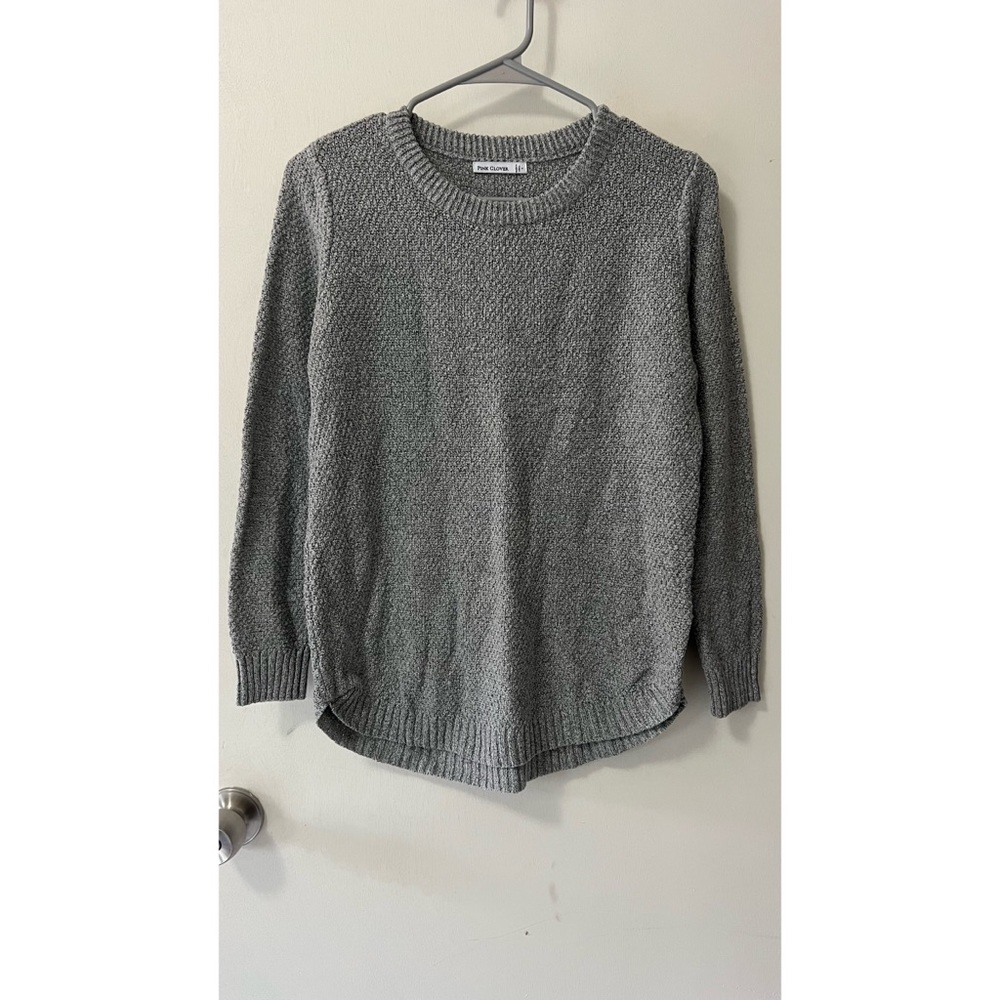 ✨SOLD✨Pink Clover | Grey Knit Sweater